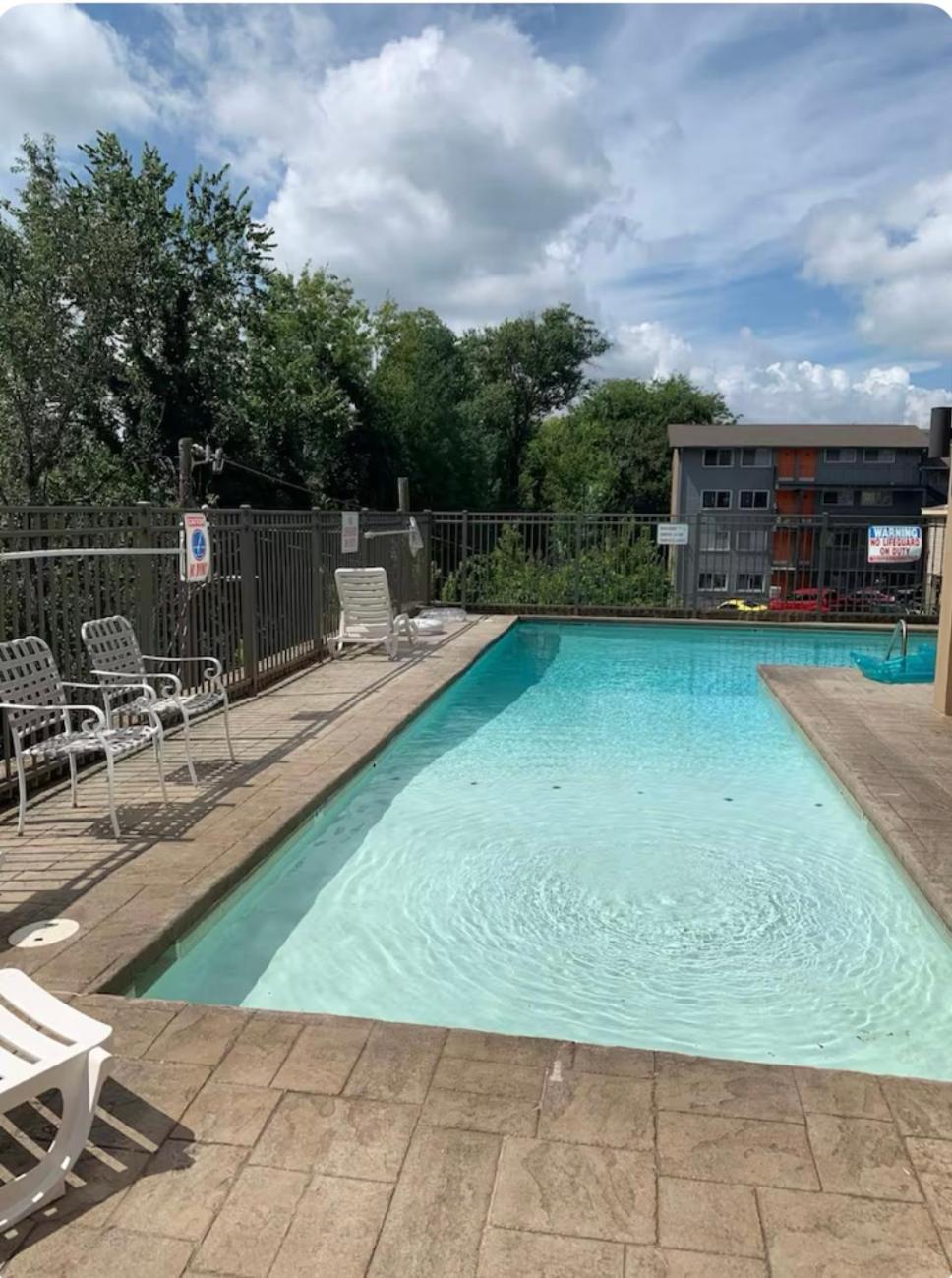 Condo Close To Stadium And Free Parking Knoxville Exterior photo